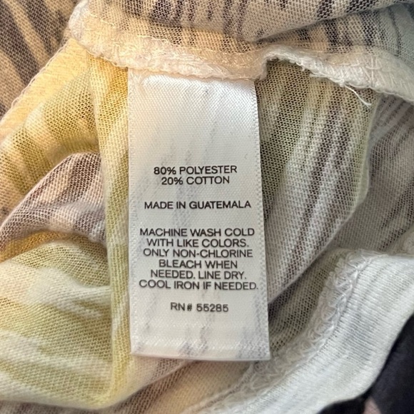 Express Vintage V Neck Short Cap Sleeve Fashion T Shirt Pullover Lightweight XS - Picture 9 of 9